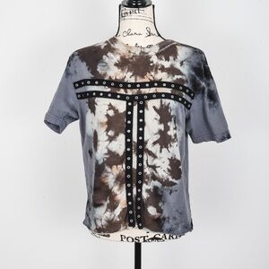 Women's Express Animal Print Blouse Satin blend material Size Small Button cuffs